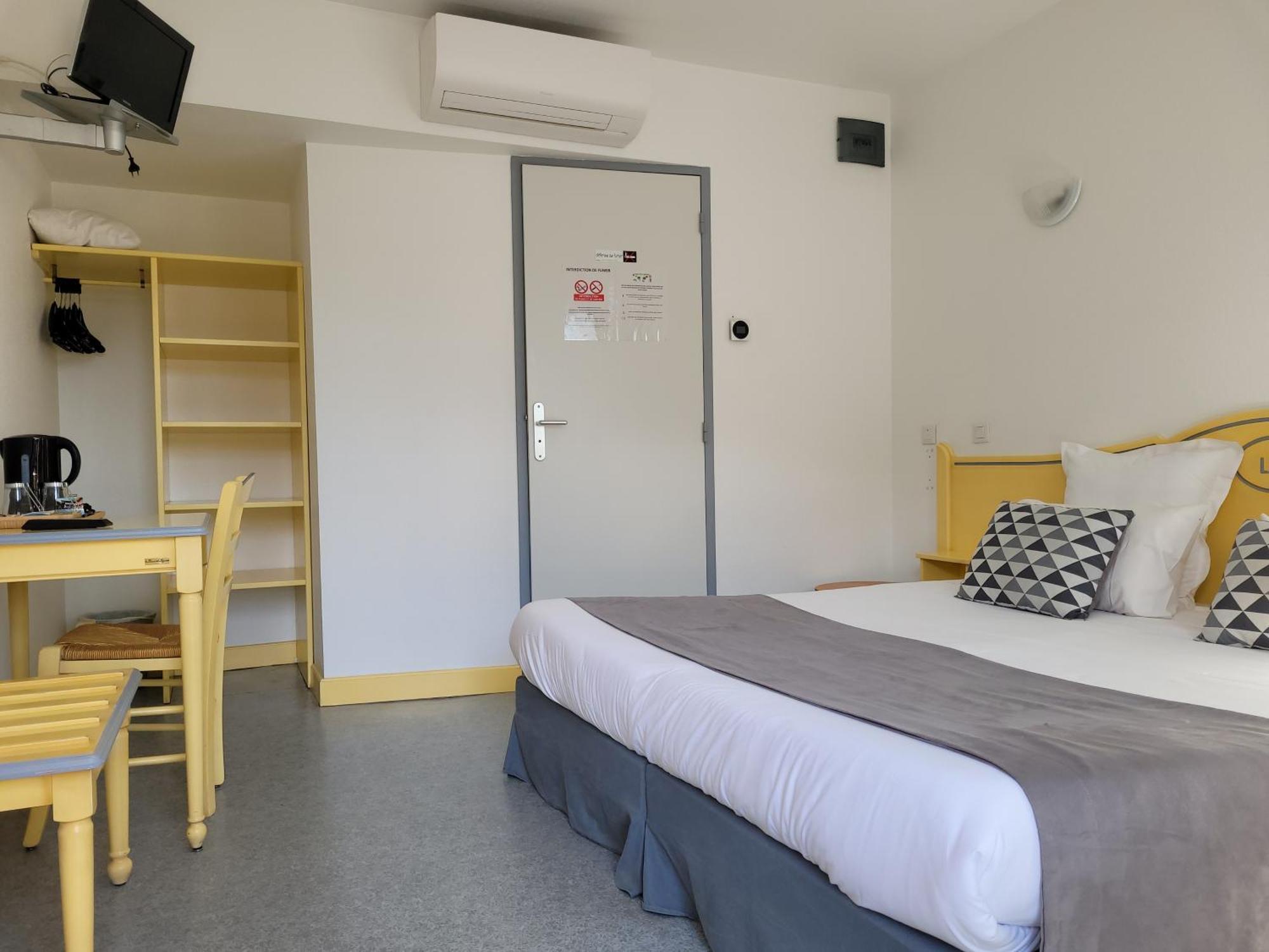Hotel Le Vanseen Les Vans Eksteriør bilde
