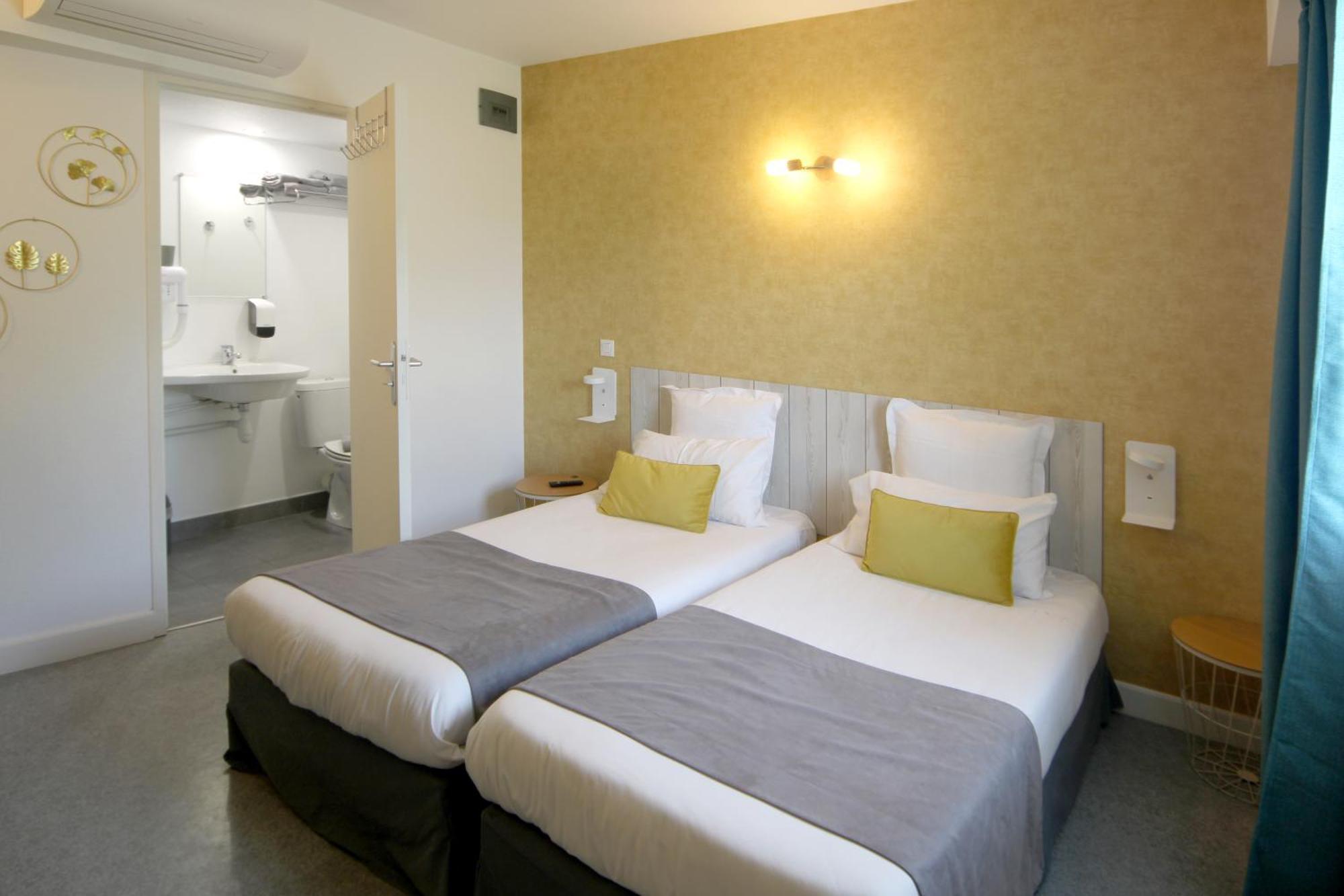 Hotel Le Vanseen Les Vans Eksteriør bilde