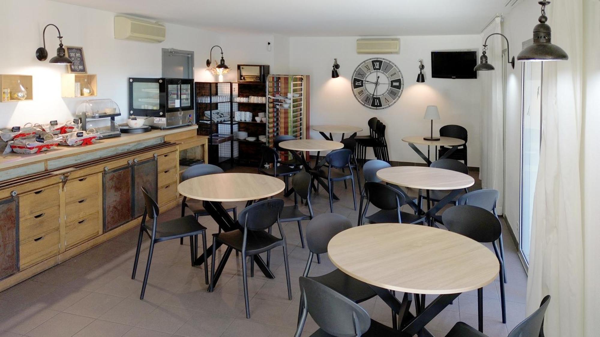 Hotel Le Vanseen Les Vans Eksteriør bilde