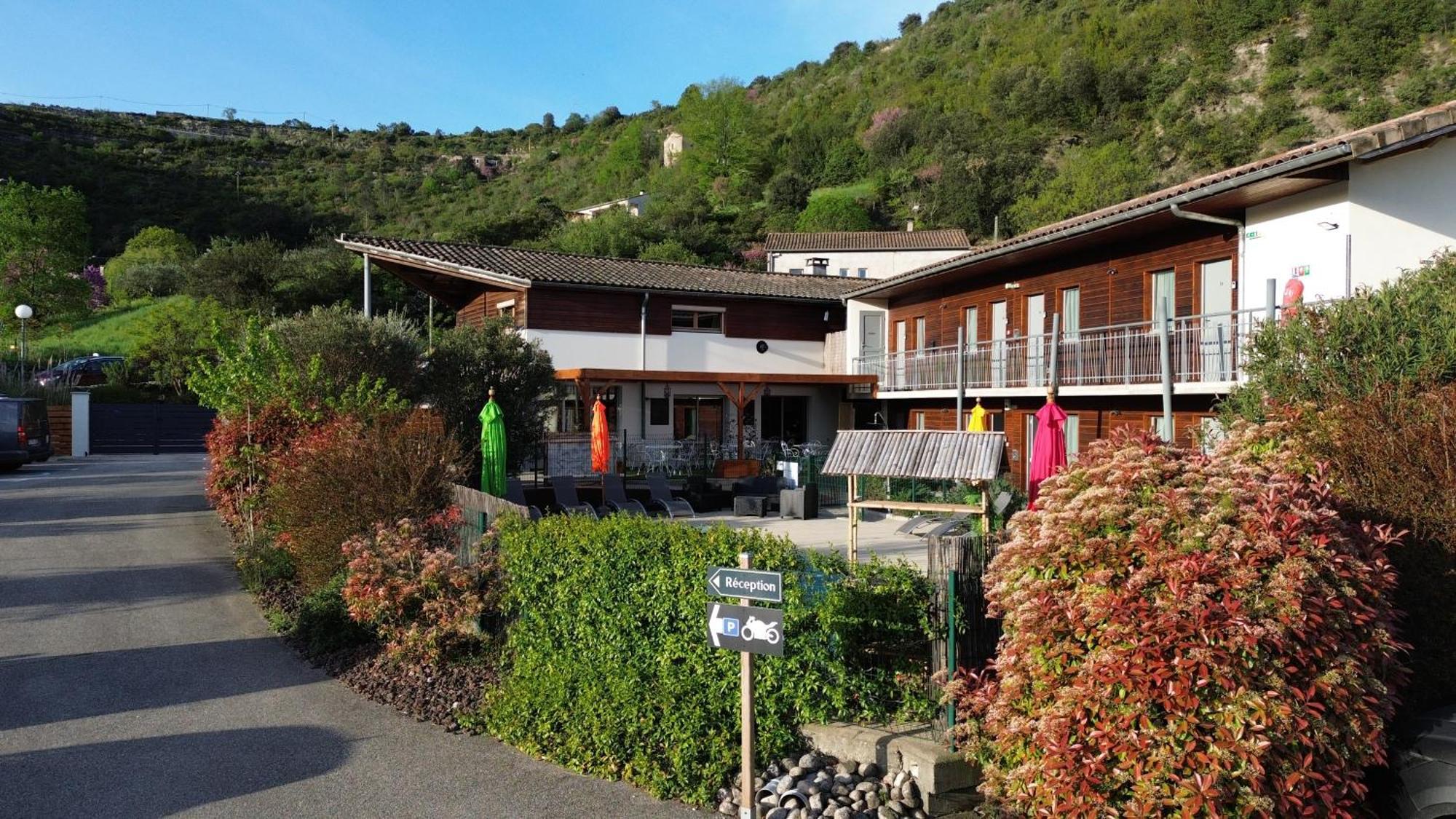 Hotel Le Vanseen Les Vans Eksteriør bilde