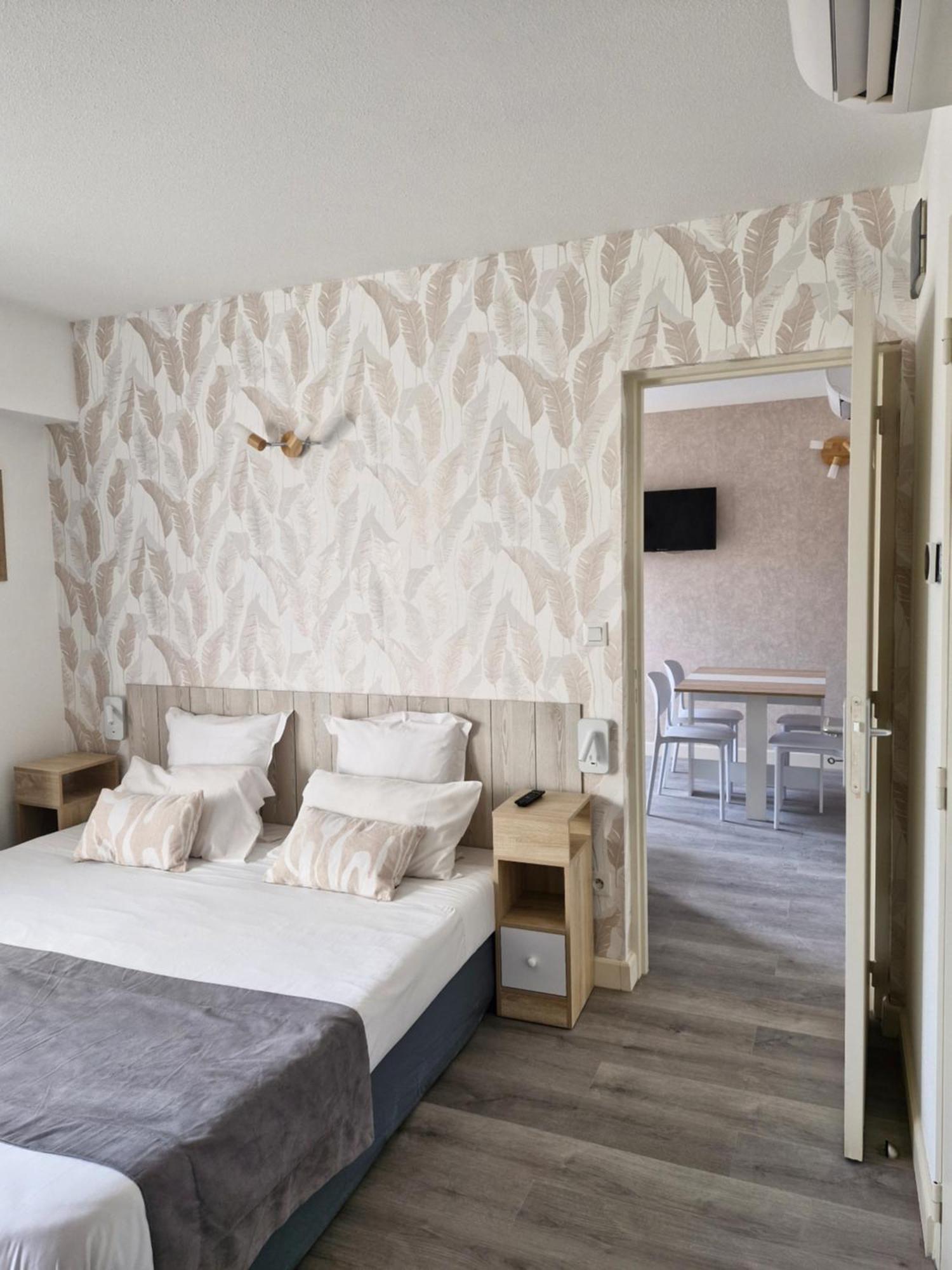 Hotel Le Vanseen Les Vans Eksteriør bilde