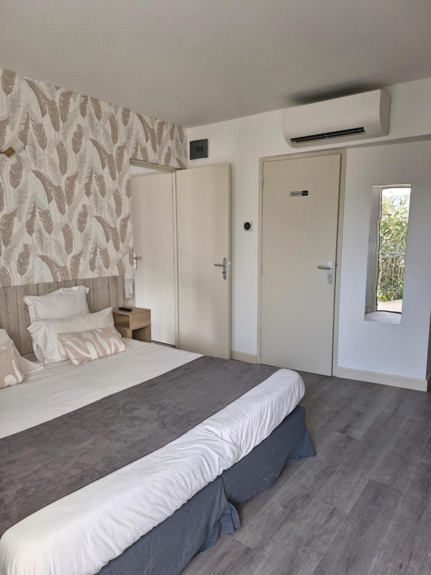 Hotel Le Vanseen Les Vans Eksteriør bilde